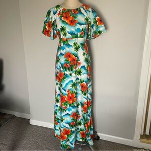 Hukilau Fashions vintage Hawaiian maxi dress